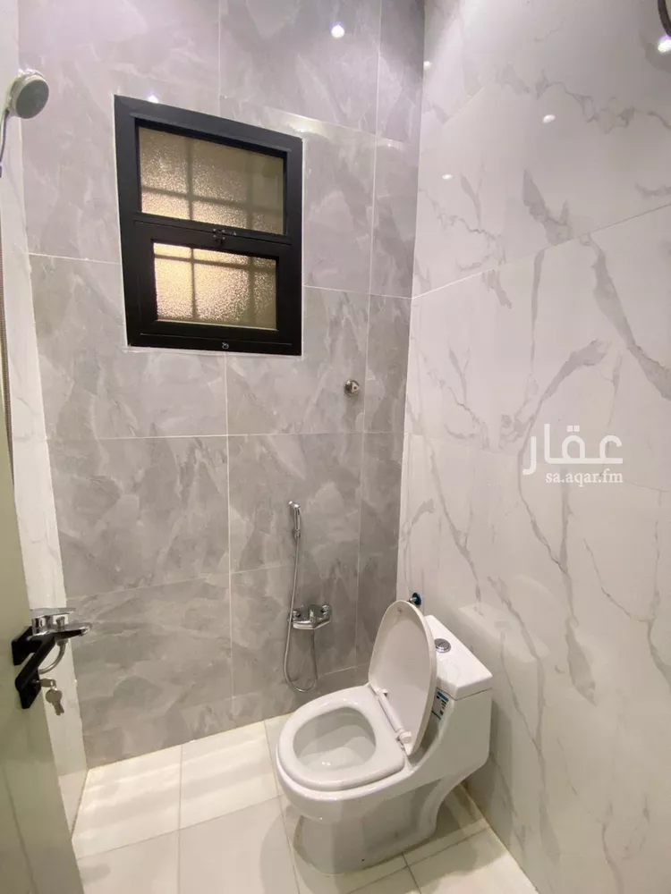 فيلا للإيجار في شارع أصفان, حي العريجاء الأوسط, مدينة الرياض, منطقة الرياض 13