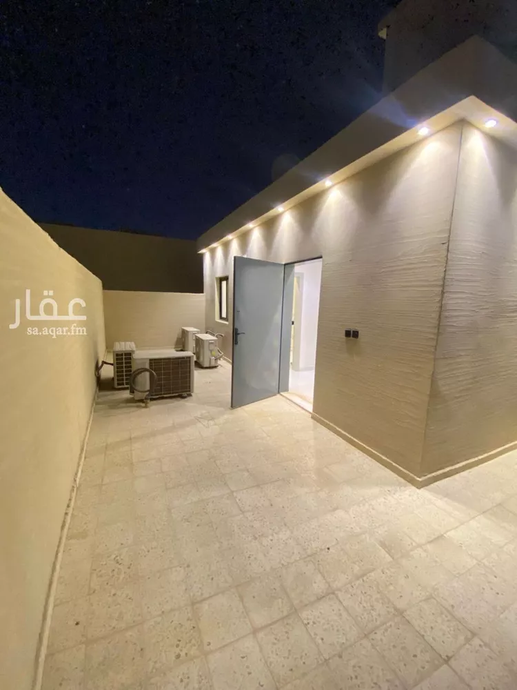 فيلا للإيجار في شارع أصفان, حي العريجاء الأوسط, مدينة الرياض, منطقة الرياض 11