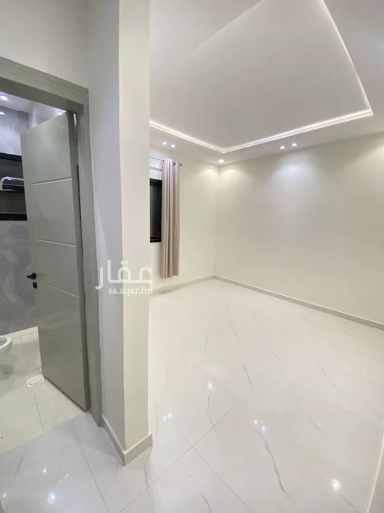 فيلا للإيجار في شارع أصفان, حي العريجاء الأوسط, مدينة الرياض, منطقة الرياض 16
