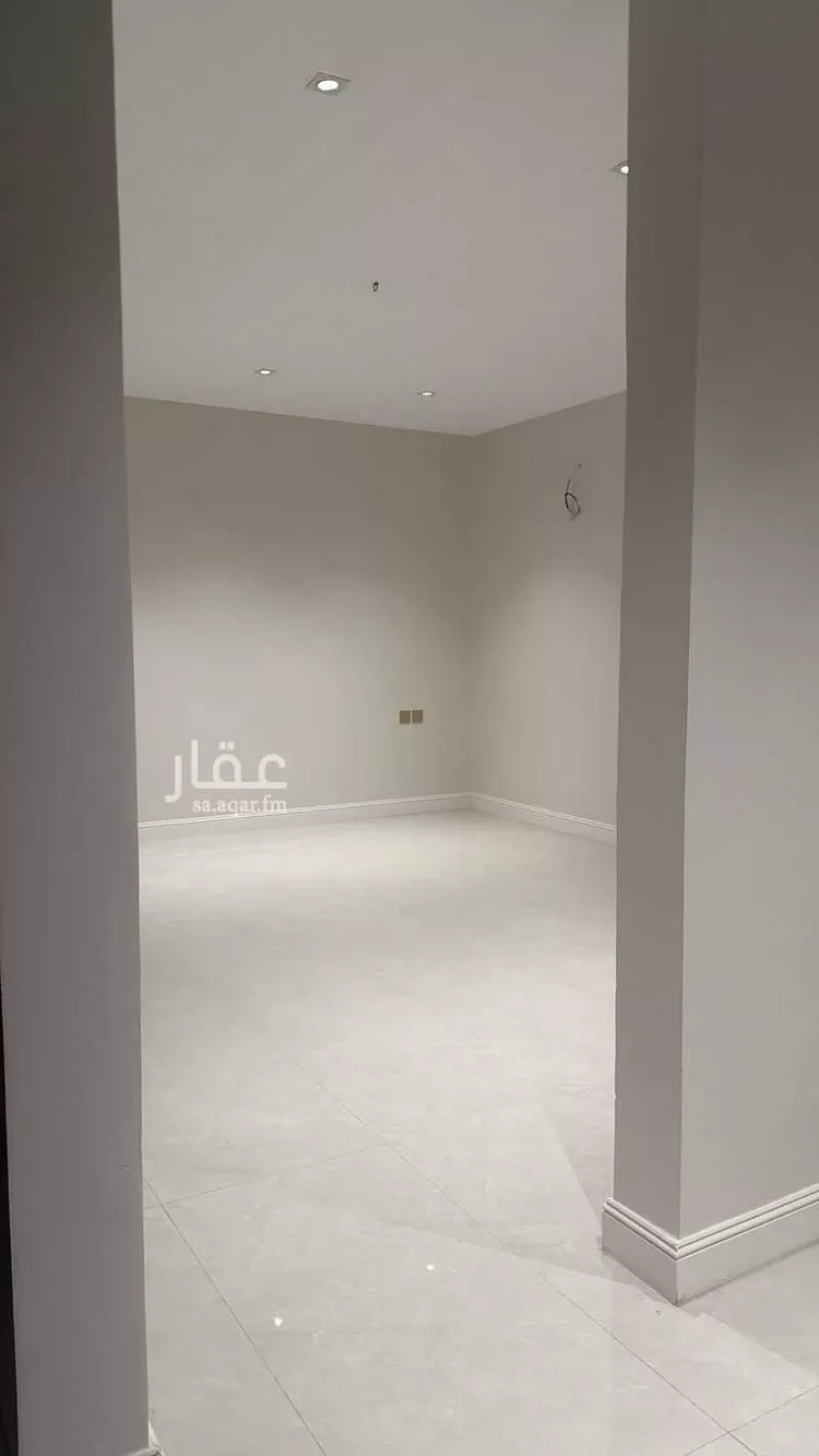 فيلا للبيع في شارع ساجر, حي العريجاء الغربي, مدينة الرياض, منطقة الرياض صورة 4