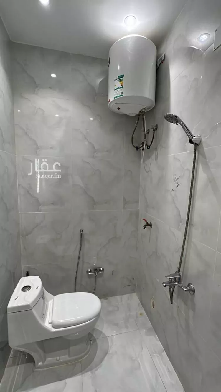 شقة للإيجار في شارع الامير فيصل بن بندر بن عبدالعزيز ، حي المنار ، بريدة ، بريدة صورة 4