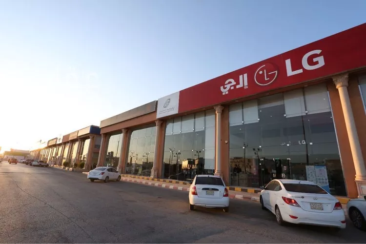 محل للإيجار في شارع طريق الملك فهد بن عبدالعزيز, حي السلام, مدينة الخرج, منطقة الرياض صورة 2