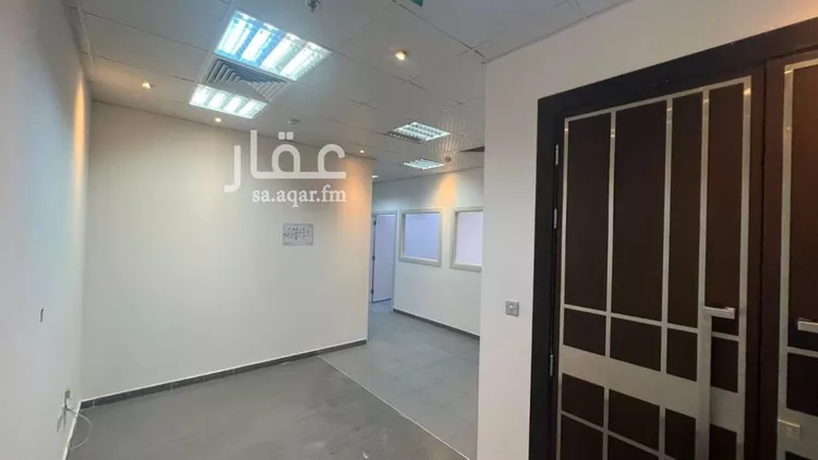 عمارة للإيجار في شارع عمر بن عبدالعزيز الفرعي, حي الربوة, مدينة الرياض, منطقة الرياض