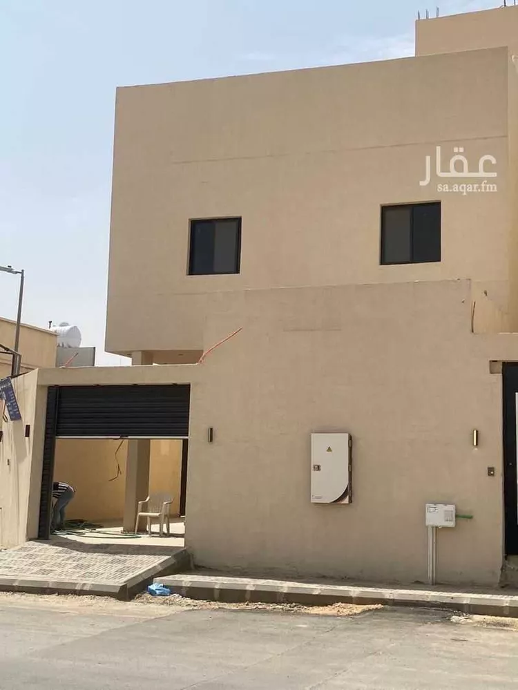 دور للبيع في شارع معاذ بن جبل ، حي العزيزية ، الرياض ، منطقة الرياض