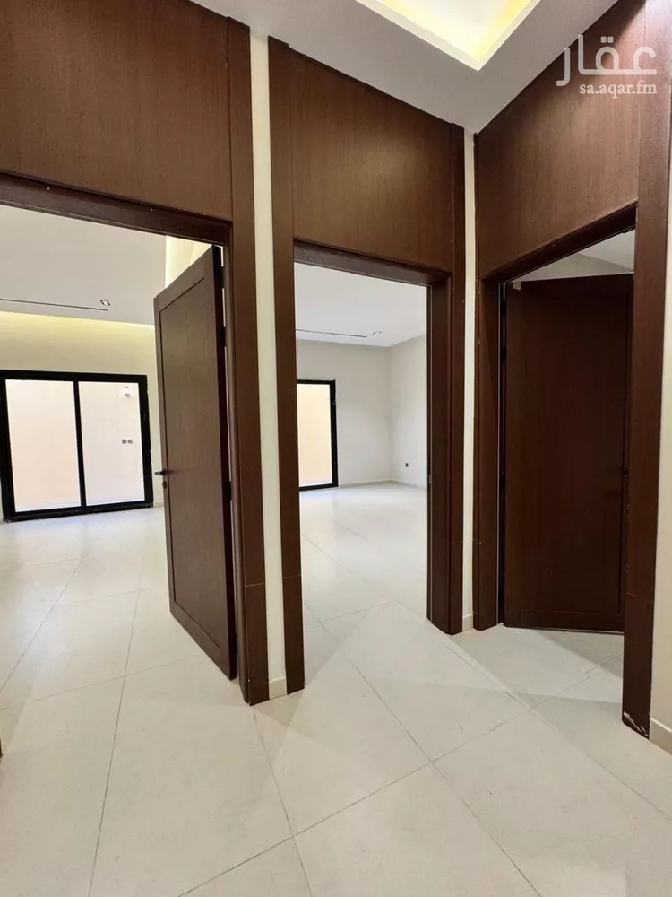 Floor for Sale in Riyadh Okaz صورة 4