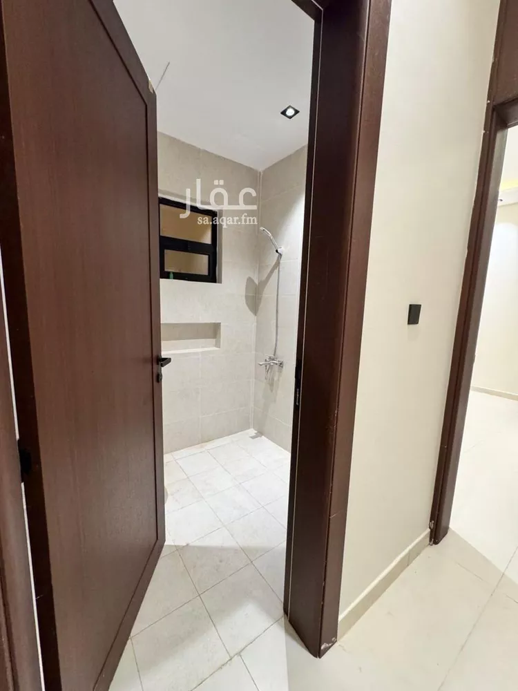 Floor for Sale in Riyadh Okaz 7