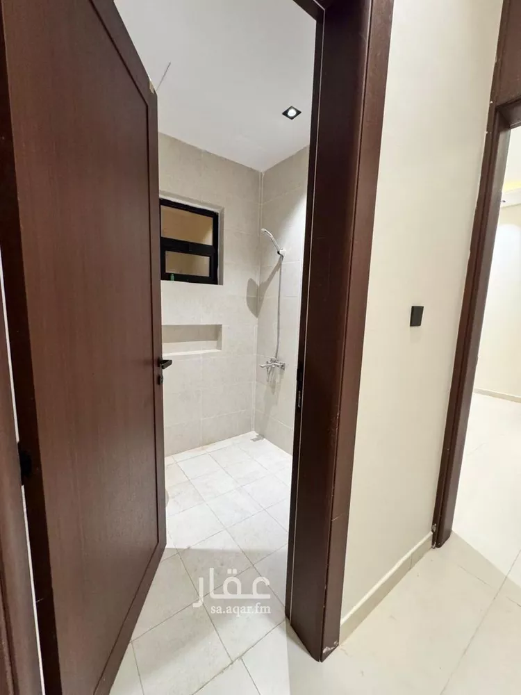 Floor for Sale in Riyadh Okaz 7