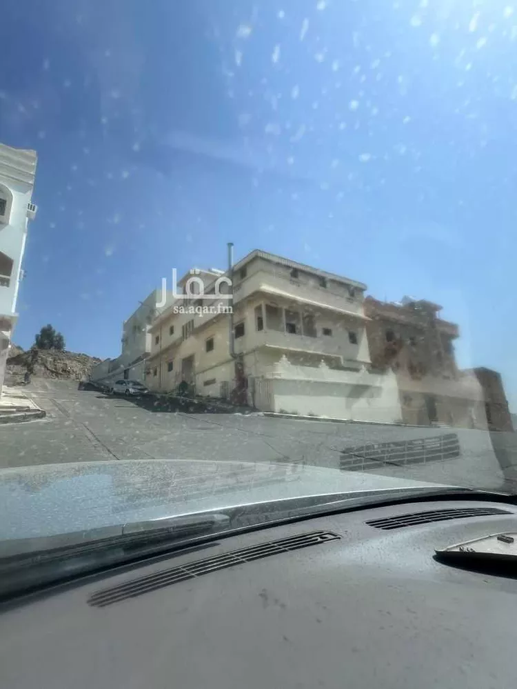 بيت للبيع في حي ، شارع اليمنيه ، حي القرى ، أبها ، منطقة عسير