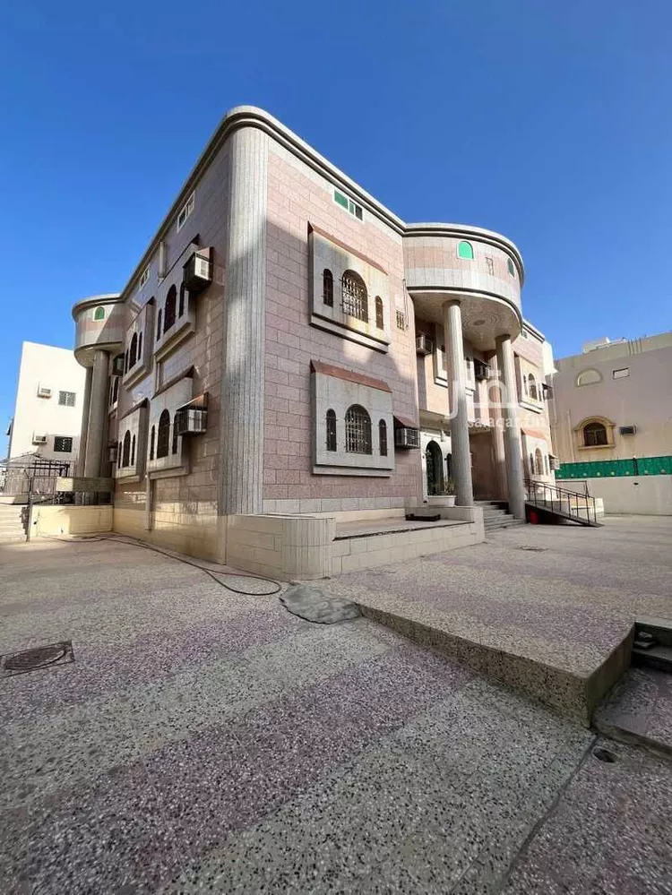 فيلا للبيع في شارع شارع أدهم بن حظره الهاشني, حي الخضراء, مدينة مكة المكرمة, منطقة مكة المكرمة 1 صورة