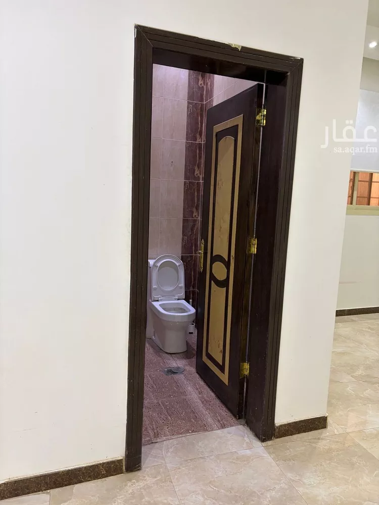 مكتب تجاري للإيجار في شارع الشيخ حسن بن حسين بن علي, حي إشبيلية, مدينة الرياض, منطقة الرياض 11
