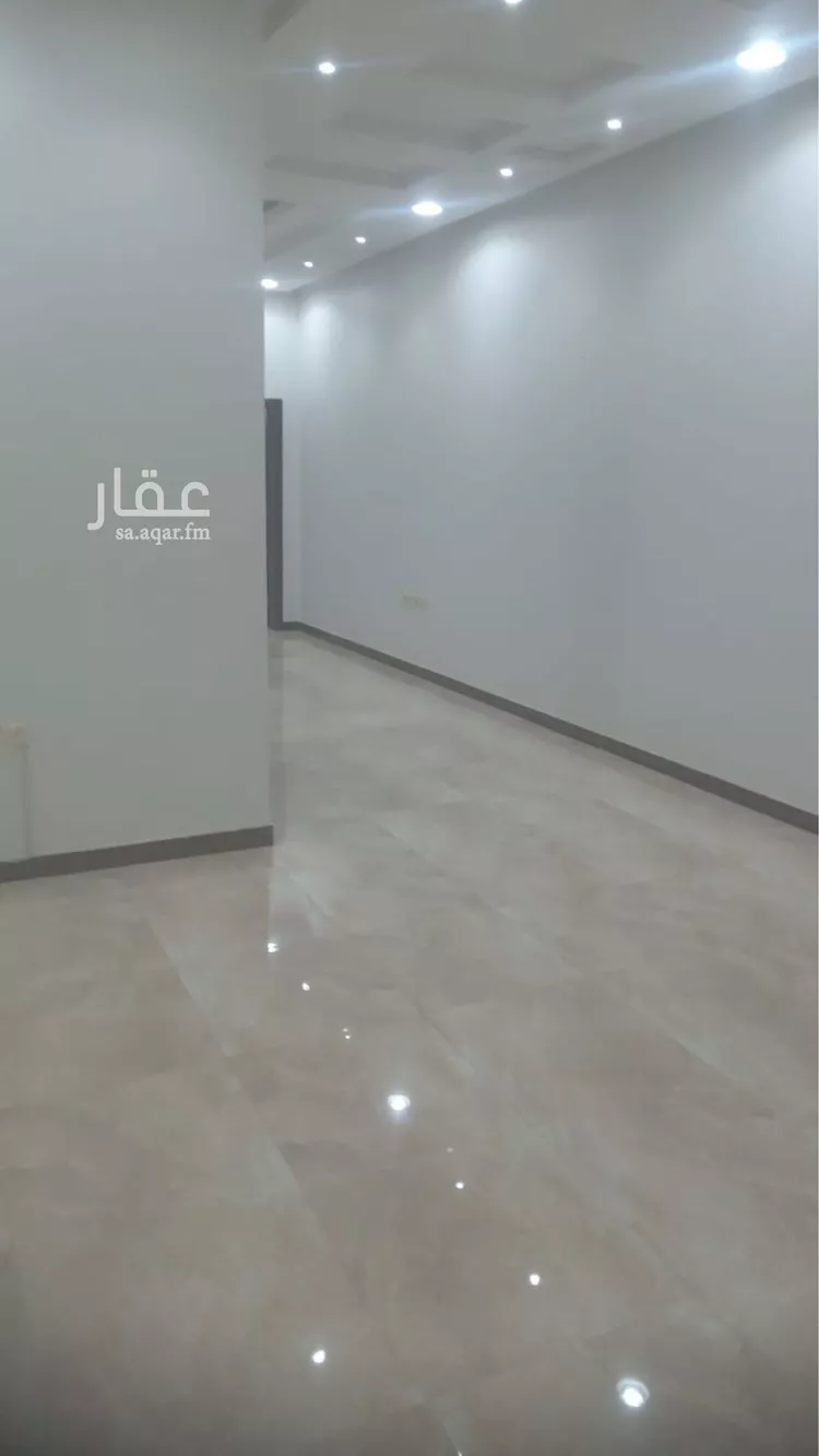 مكتب تجاري للإيجار في شارع الشيخ حسن بن حسين بن علي, حي إشبيلية, مدينة الرياض, منطقة الرياض صورة 2