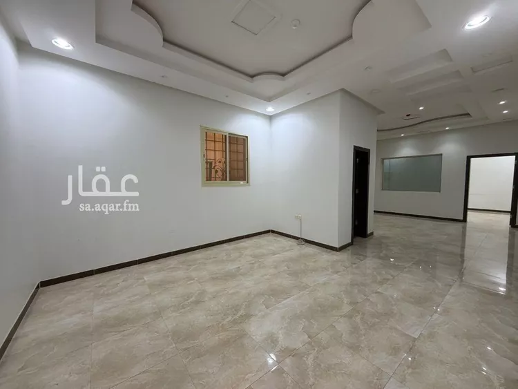 مكتب تجاري للإيجار في شارع الشيخ حسن بن حسين بن علي, حي إشبيلية, مدينة الرياض, منطقة الرياض 8