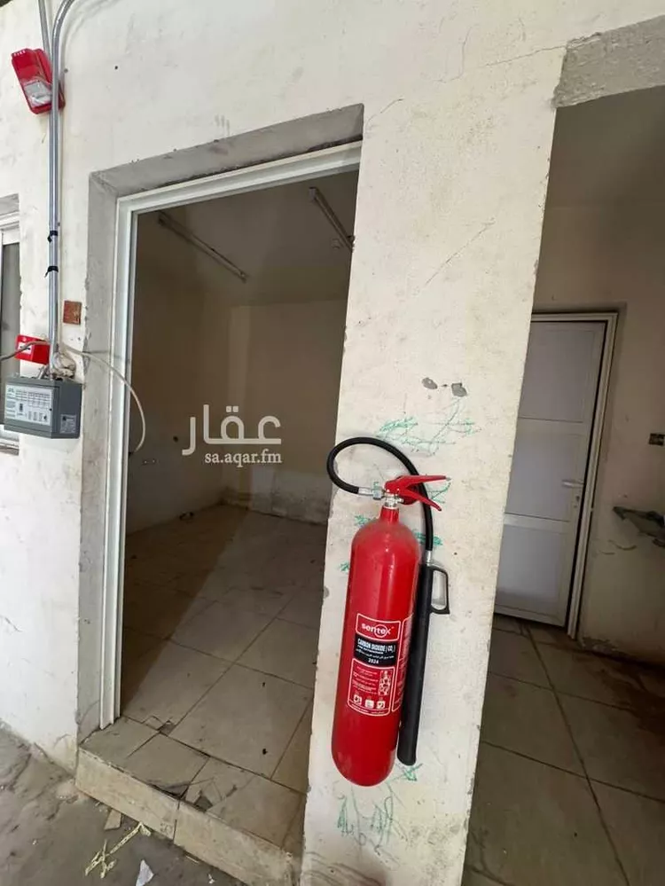 مستودع للإيجار في شارع عبدالمنعم الغرناطي, حي الغنامية, مدينة الرياض, منطقة الرياض