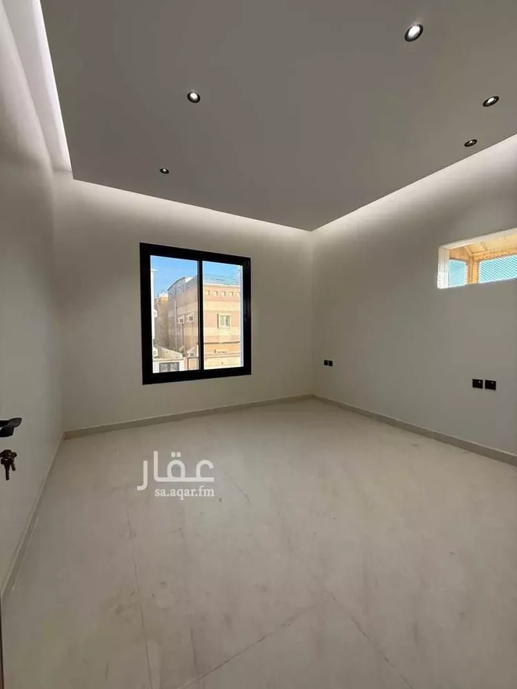 شقة للبيع في شارع مالك المزموم, حي الصناعية, مدينة جازان, منطقة جازان 9