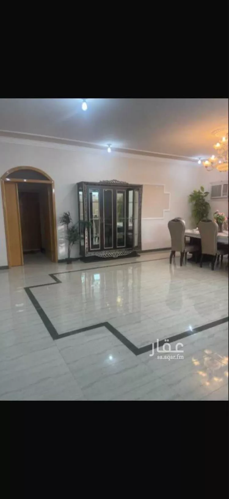 فيلا للبيع في شارع عمر بن الخطاب -رضي الله عنه- ، حي العزيزية ، حائل ، منطقة حائل صورة 2