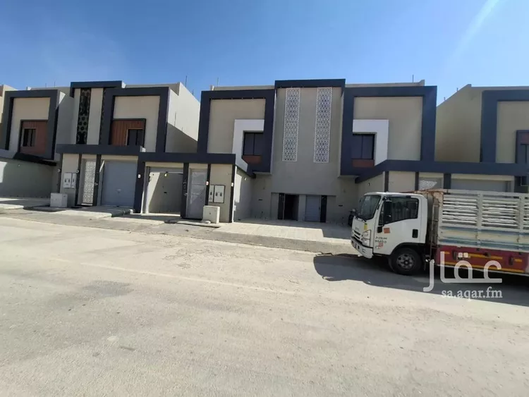 Floor for Sale in Riyadh Al Janadriyah