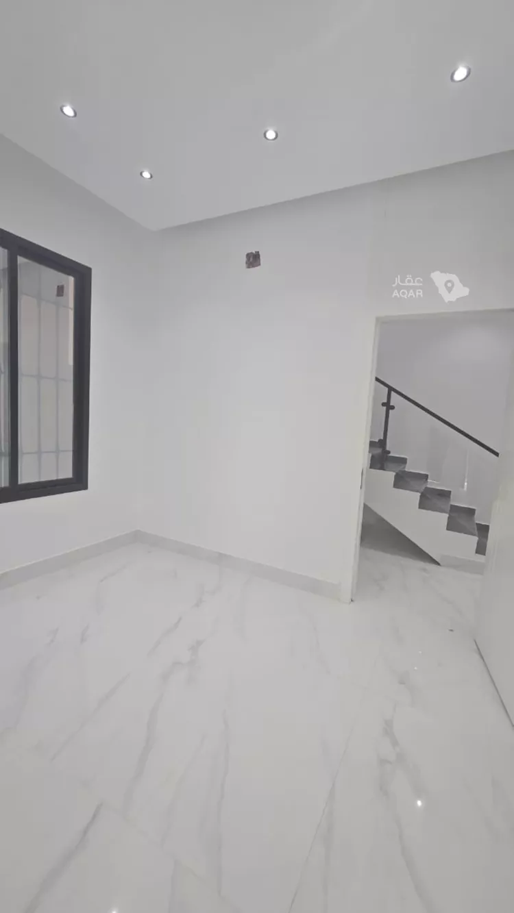 فيلا للبيع في شارع زينب بنت عبدالرحمن, حي العريجاء الأوسط, مدينة الرياض, منطقة الرياض 11