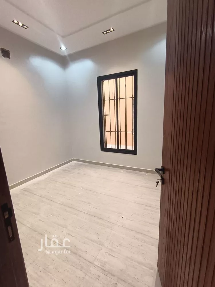 دور للبيع في شارع ابن الطاهري, حي طويق, مدينة الرياض, منطقة الرياض 15