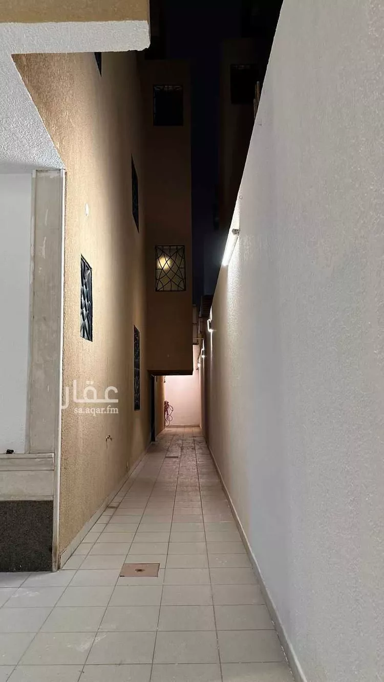 فيلا للإيجار في شارع جبل المدار ، حي العزيزية ، الرياض ، منطقة الرياض صورة 3