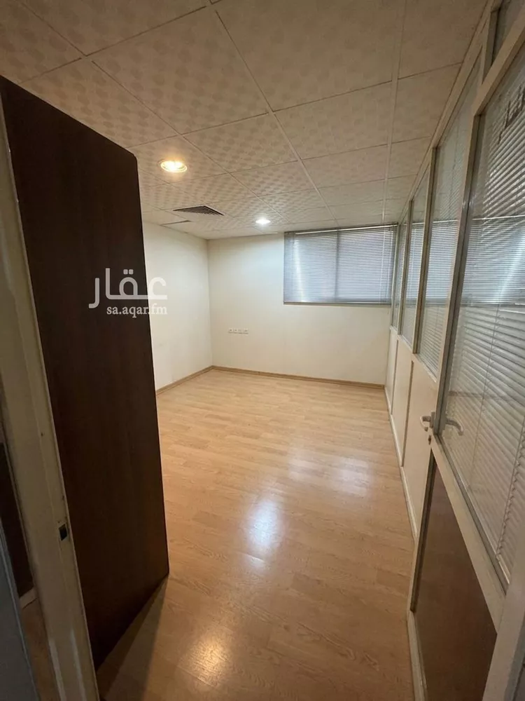 مكتب تجاري للإيجار في شارع زيد بن الخطاب, حي الملز, مدينة الرياض, منطقة الرياض صورة 4