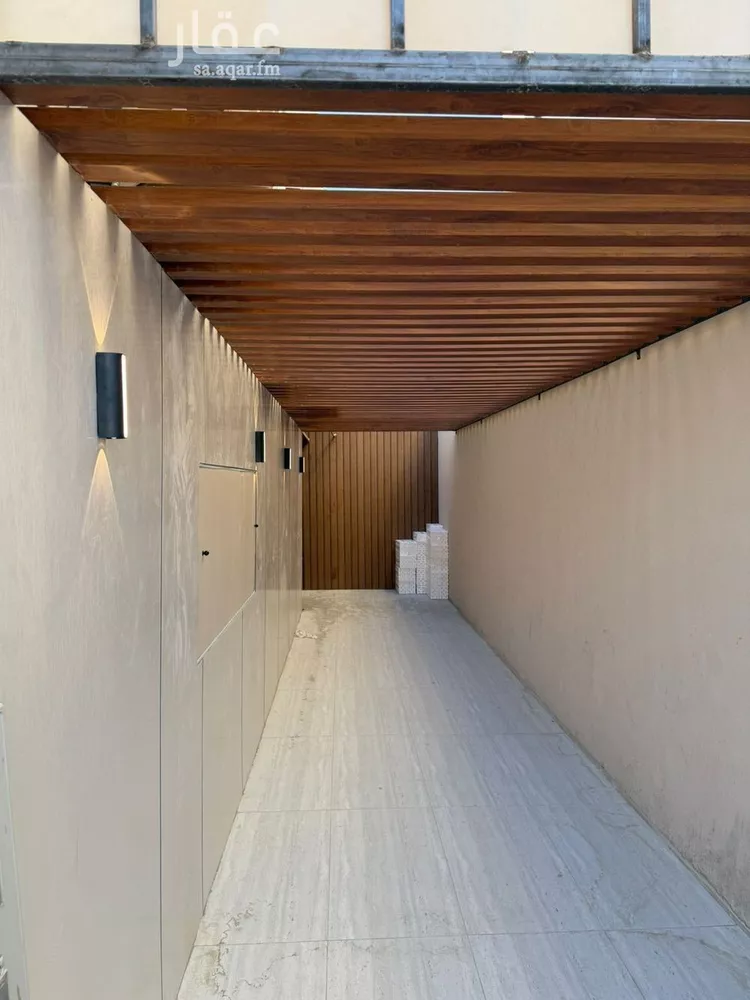 Commercial Office for Rent in Riyadh Al Qirawan صورة 2