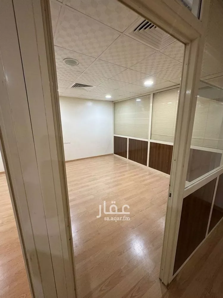 مكتب تجاري للإيجار في شارع زيد بن الخطاب, حي الملز, مدينة الرياض, منطقة الرياض صورة 3
