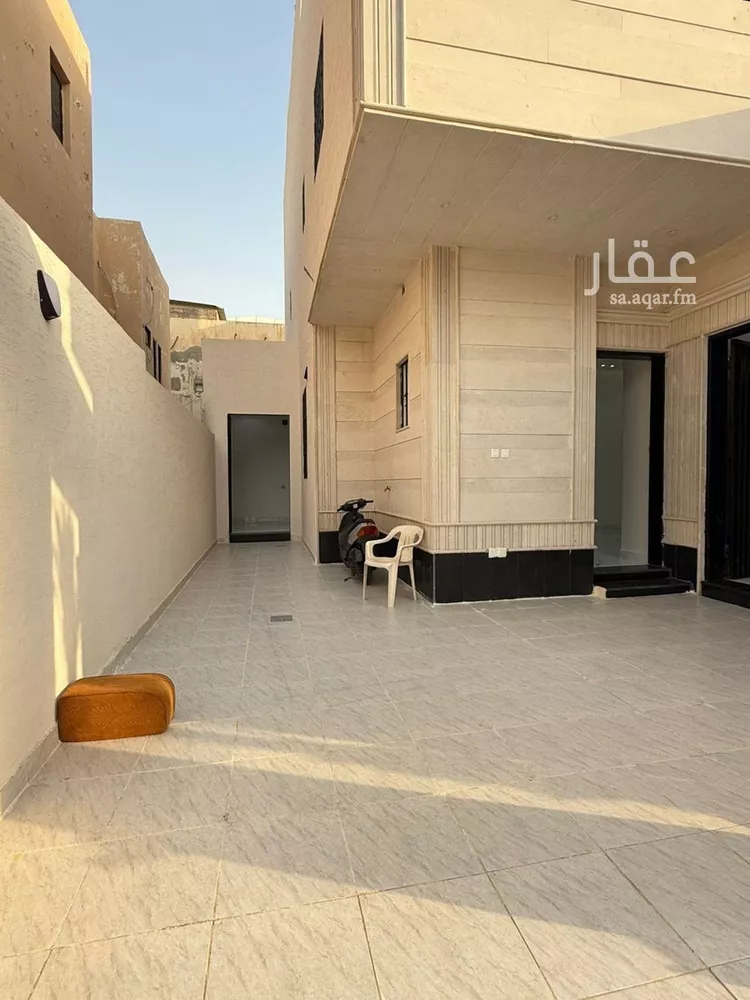 فيلا للبيع في شارع حاسم, حي العريجاء الغربي, مدينة الرياض, منطقة الرياض صورة 2