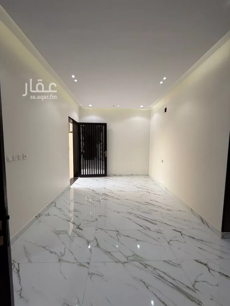 فيلا للبيع في شارع حاسم, حي العريجاء الغربي, مدينة الرياض, منطقة الرياض 13