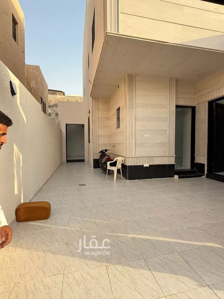فيلا للبيع في شارع حاسم, حي العريجاء الغربي, مدينة الرياض, منطقة الرياض صورة 3