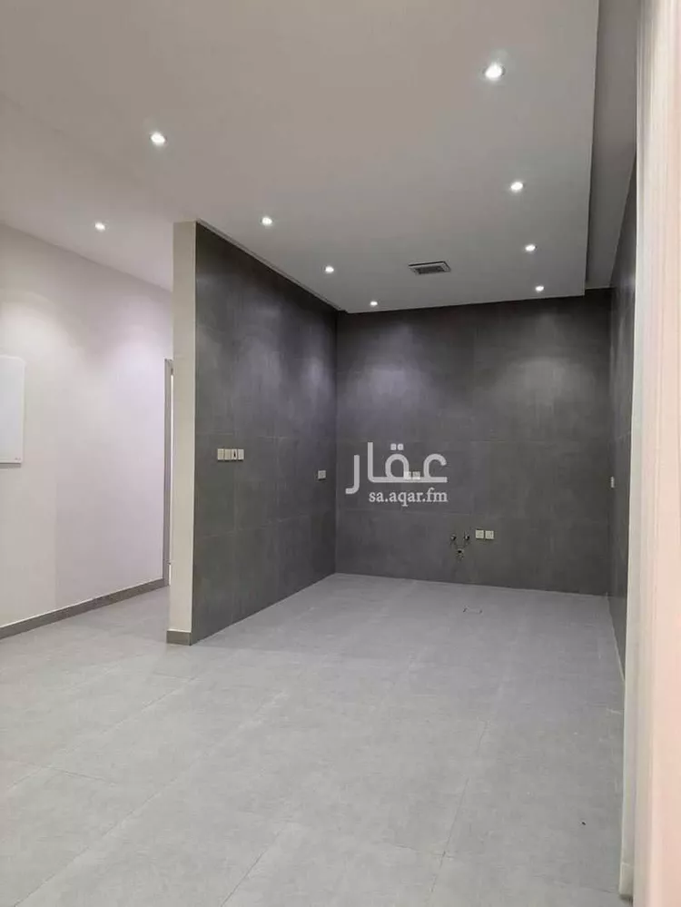 Floor for Sale in Riyadh Al Arid 9