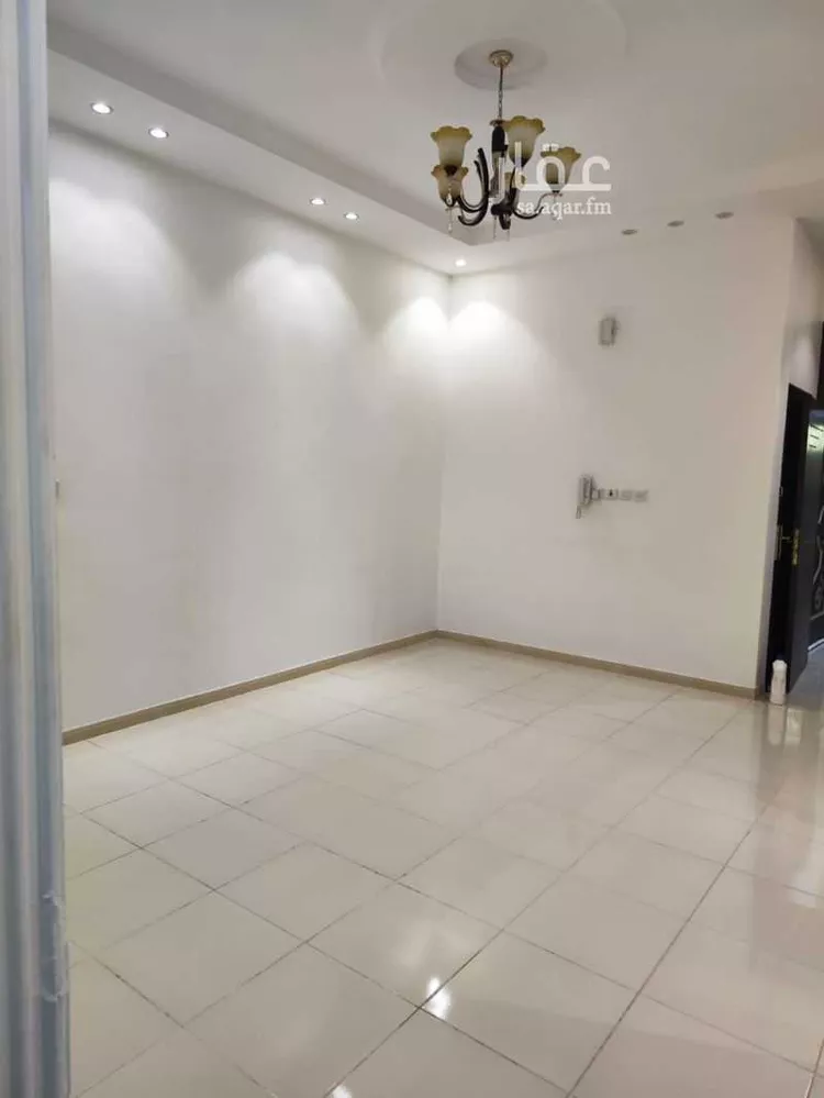 Apartment for Rent in Tabuk Abou Sabaah