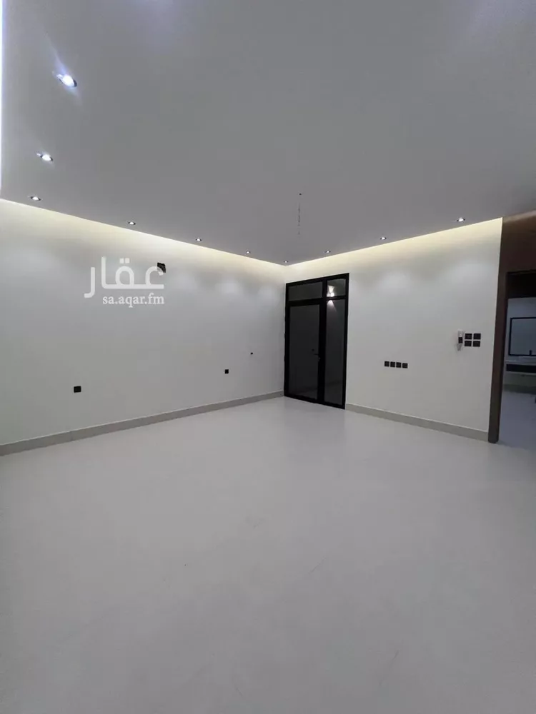 Floor for Sale in Riyadh Tuwaiq 12