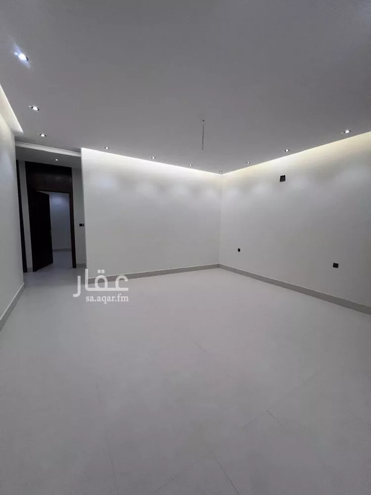 Floor for Sale in Riyadh Tuwaiq 8