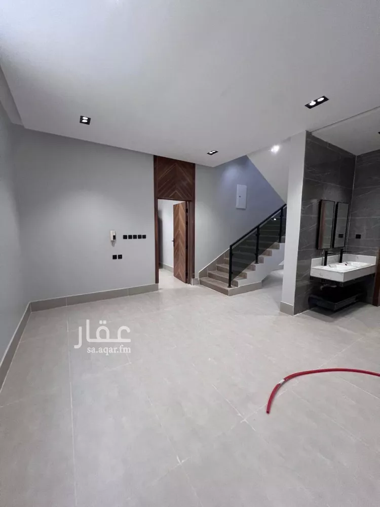 فيلا للبيع في شارع فخر الدين الرازي, حي عكاظ, مدينة الرياض, منطقة الرياض صورة 4