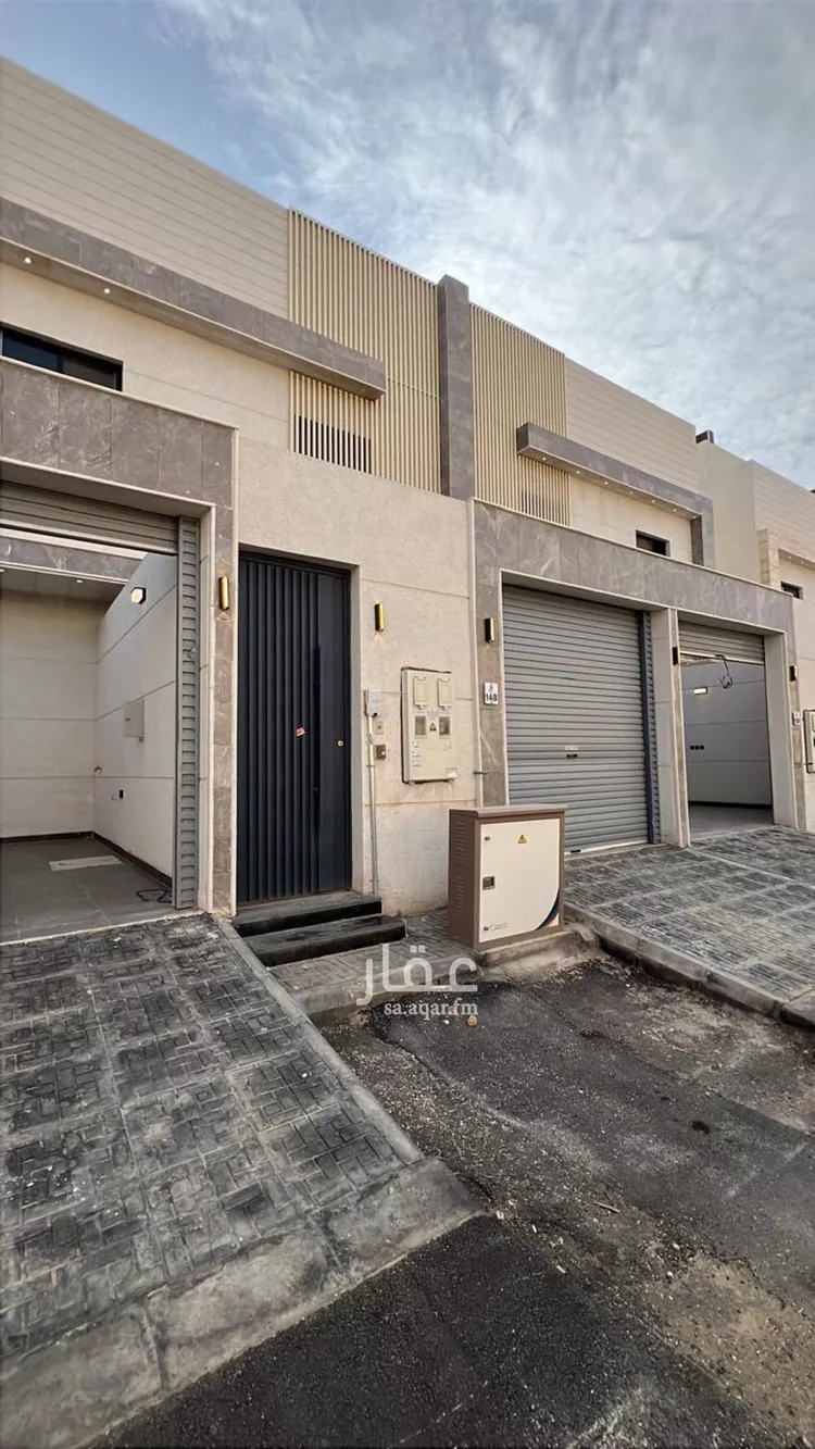 فيلا للبيع في شارع فخر الدين الرازي, حي عكاظ, مدينة الرياض, منطقة الرياض صورة 2