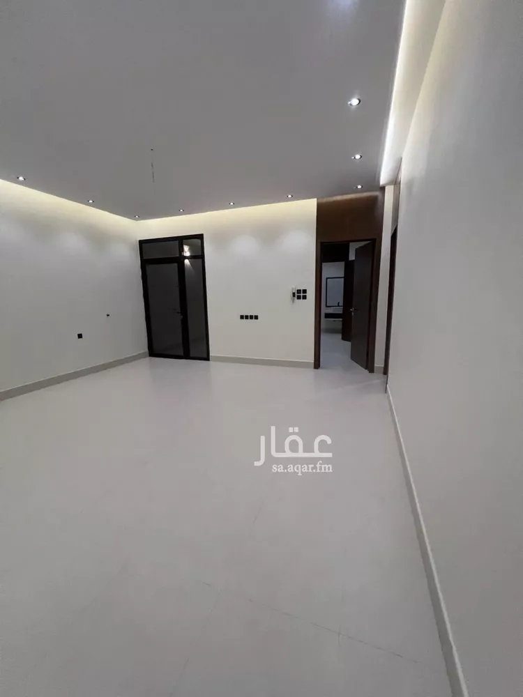 Floor for Sale in Riyadh Tuwaiq 13