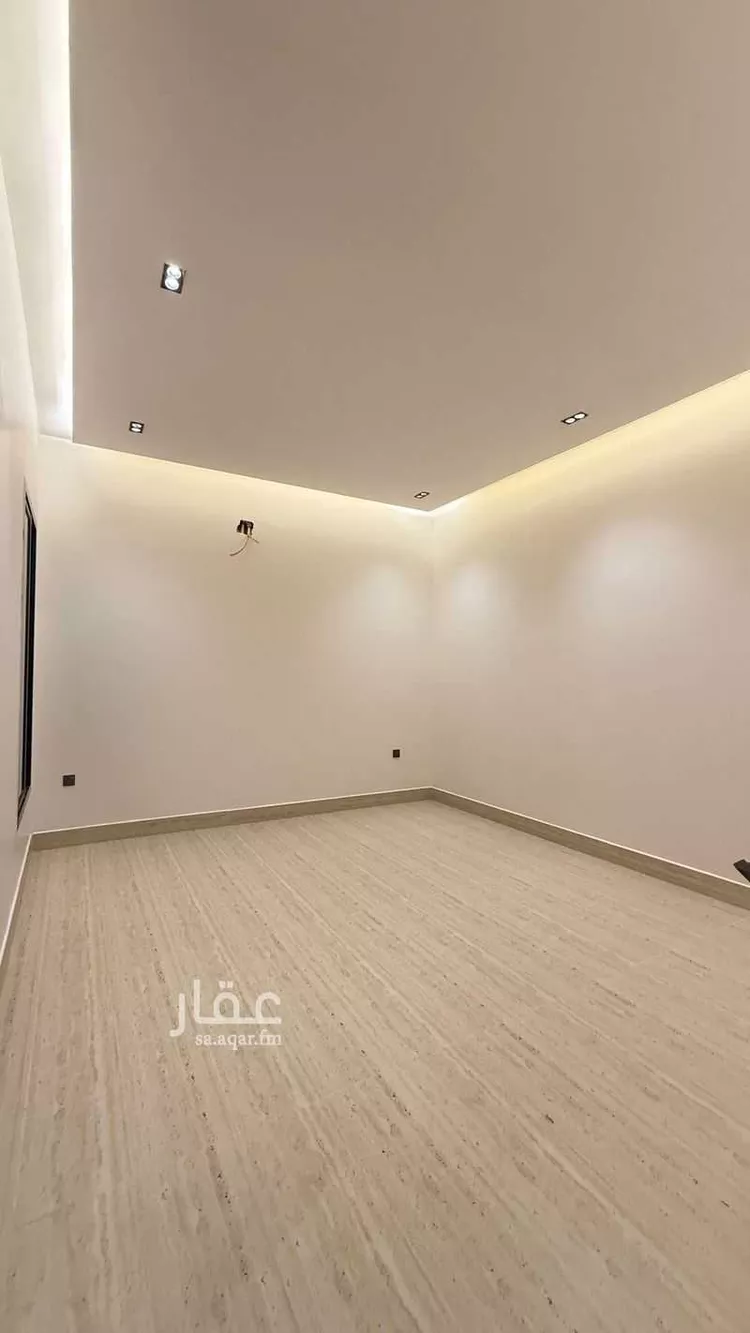 Floor for Sale in Riyadh Al Janadriyah 6