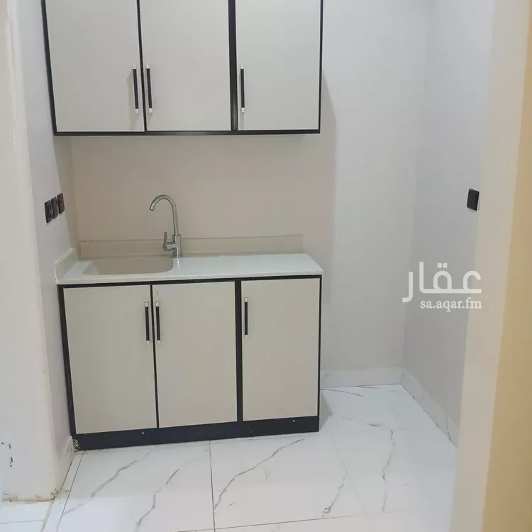 شقة للإيجار في شارع سيهات, حي الملك فيصل, مدينة الرياض, منطقة الرياض 1 صورة