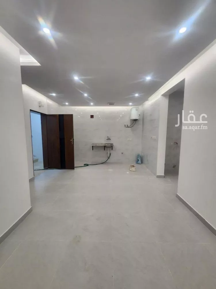 Building for Rent in Riyadh Utaiqah صورة 3