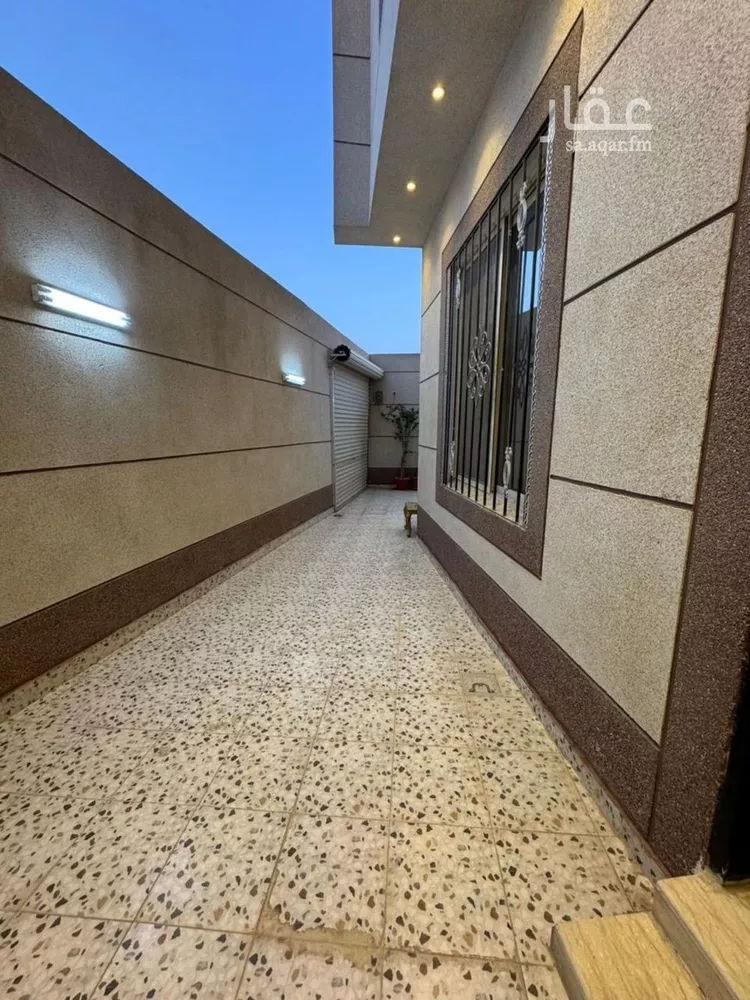 فيلا للبيع في شارع أحمد بن داود الجذامي, حي الرمال, مدينة الرياض, منطقة الرياض صورة 2