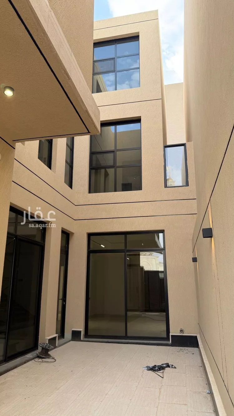 فيلا للبيع في شارع فؤاد محمد عمر توفيق, حي المهدية, مدينة الرياض, منطقة الرياض صورة 3