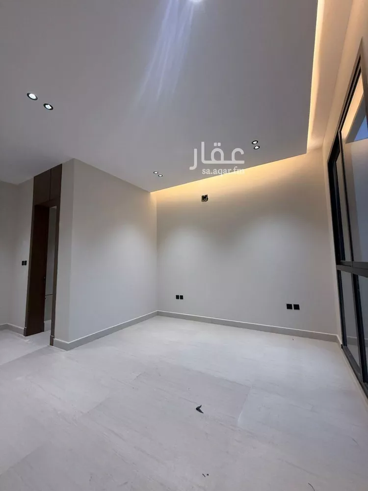 فيلا للبيع في شارع عبداللطيف بن المبارك, حي المهدية, مدينة الرياض, منطقة الرياض صورة 2