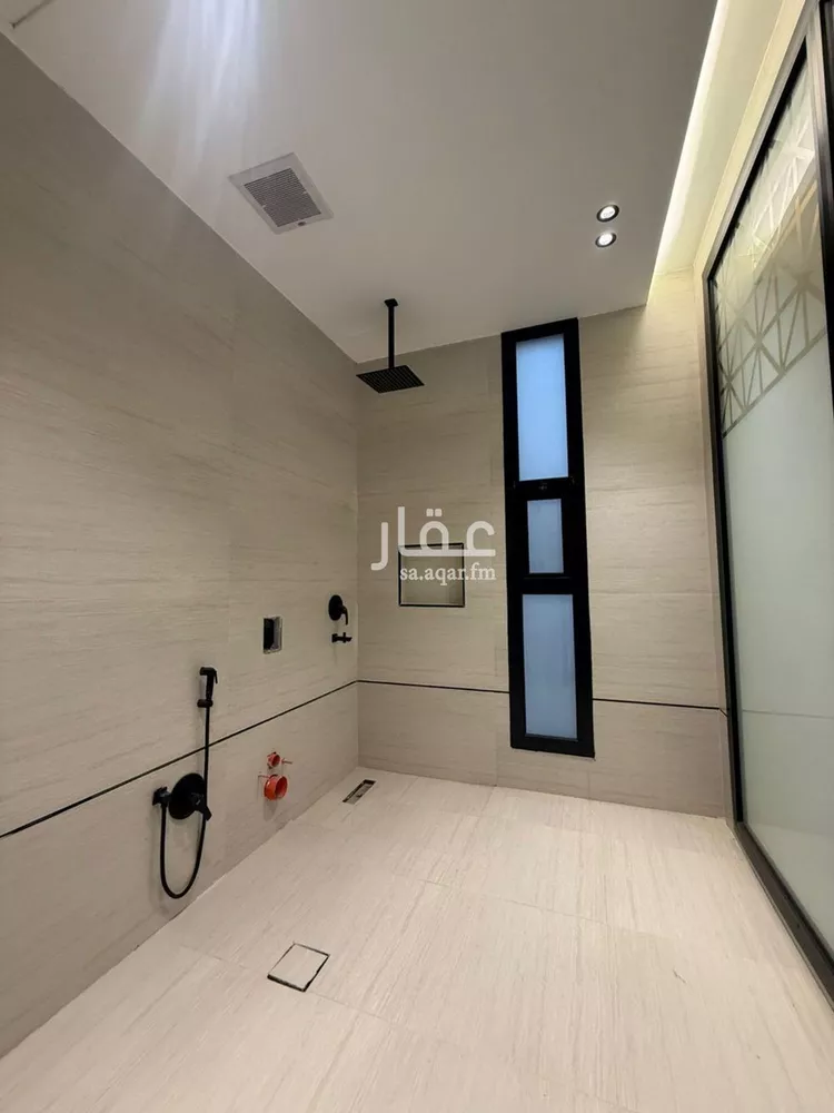 فيلا للبيع في شارع عبداللطيف بن المبارك, حي المهدية, مدينة الرياض, منطقة الرياض صورة 3