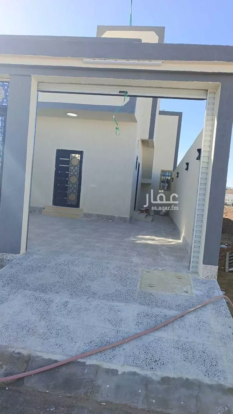 دور للبيع في شارع شاكر بن مكي, حي الخضراء, مدينة المدينة المنورة, منطقة المدينة المنورة 1 صورة