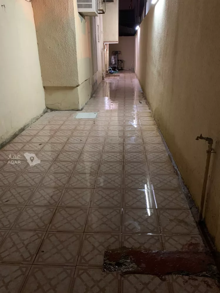 فيلا للبيع في شارع سقطرة ، حي العزيزية ، الرياض ، منطقة الرياض 7