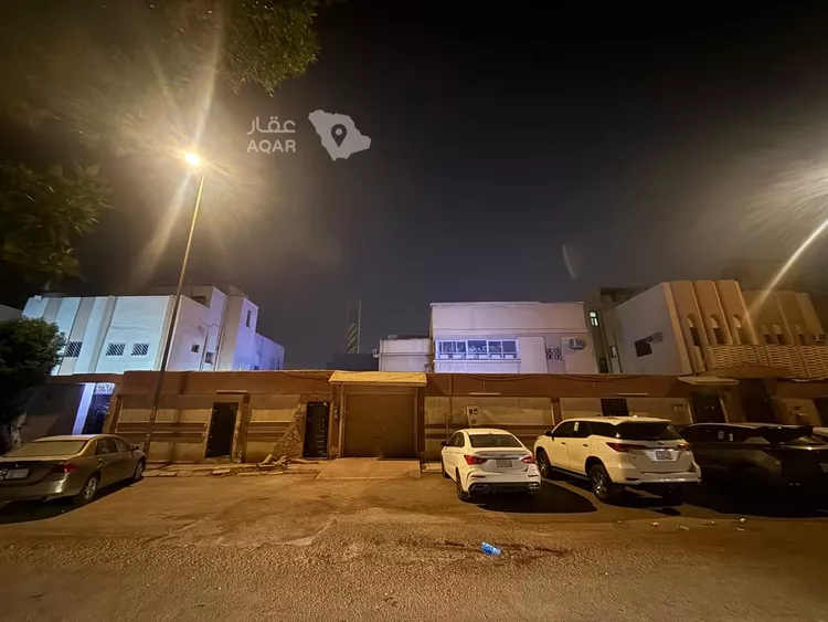 فيلا للبيع في شارع سقطرة ، حي العزيزية ، الرياض ، منطقة الرياض 8