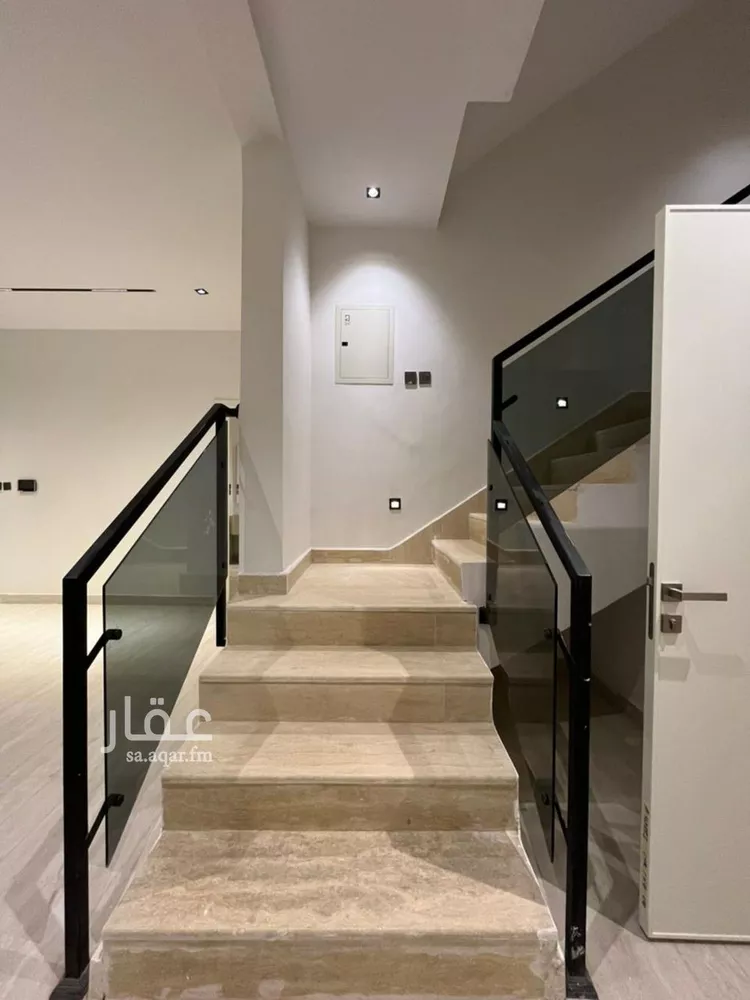 فيلا للإيجار في شارع يعقوب بن أبي الفضل, حي عكاظ, مدينة الرياض, منطقة الرياض 12