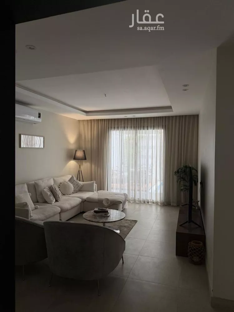 فيلا للإيجار في شارع ابي المكارم بن مفرج, حي عكاظ, مدينة الرياض, منطقة الرياض صورة 2