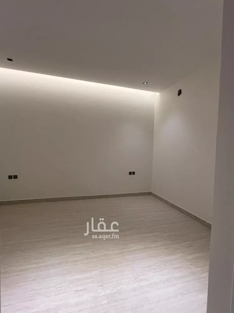 فيلا للإيجار في شارع يعقوب بن أبي الفضل, حي عكاظ, مدينة الرياض, منطقة الرياض 15