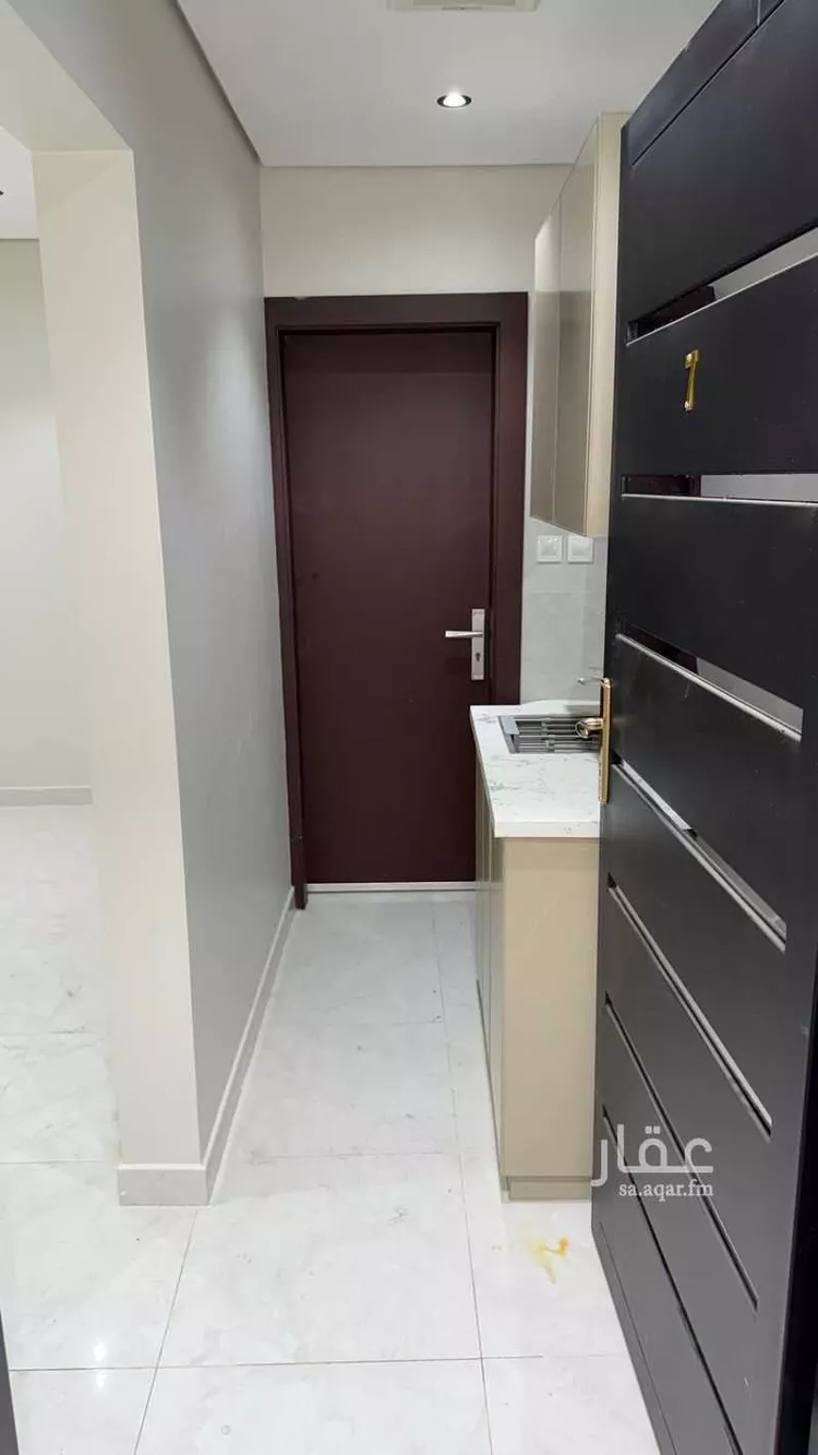 Building for Rent in Riyadh Al Khalidiyah